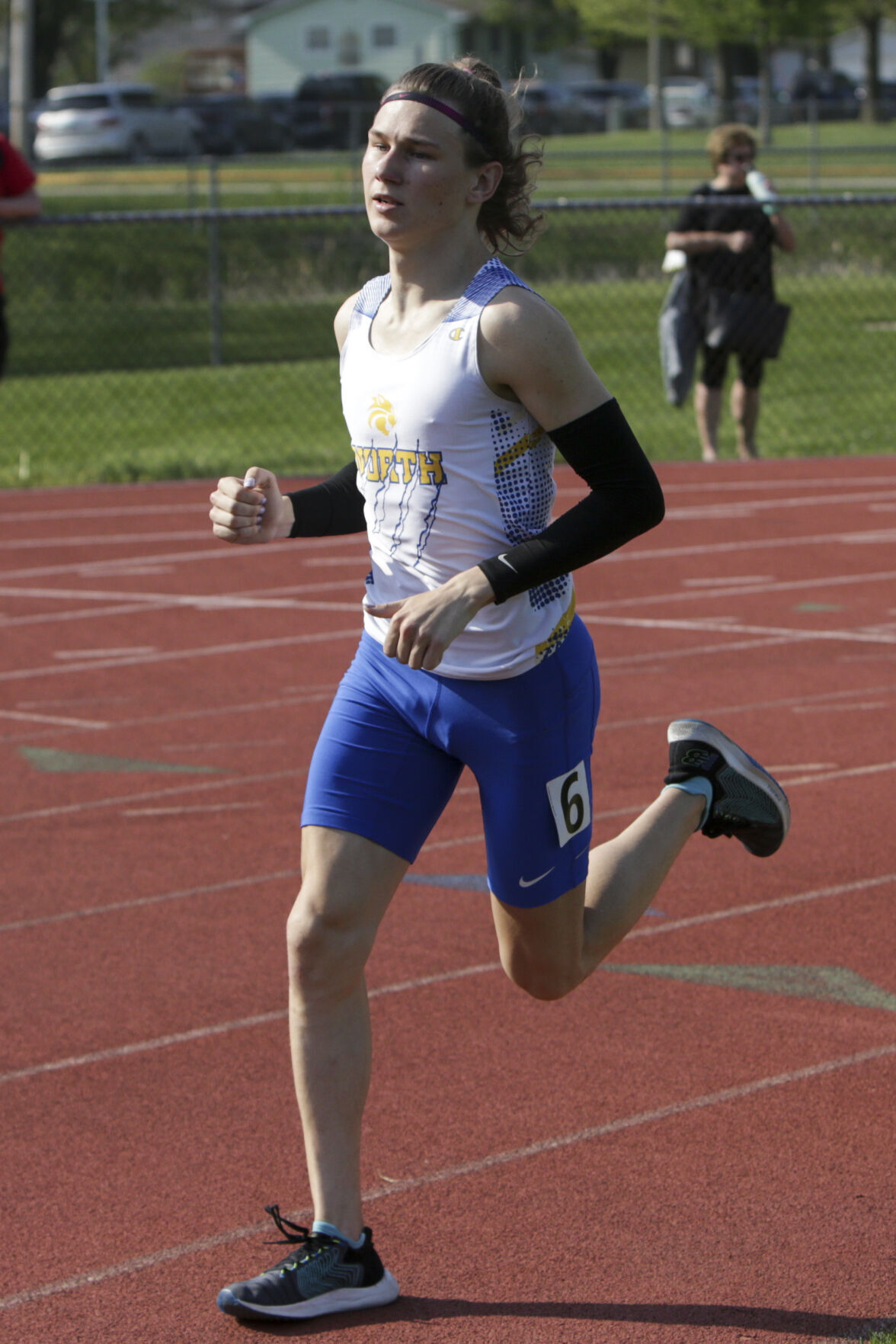 051222-qc-spt-district track-07.jpg